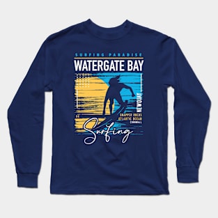 Retro Watergate Bay Surfing // Surfers Paradise // Surf UK Long Sleeve T-Shirt